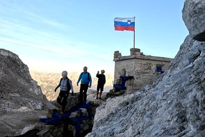 Pohodnika prespala pri 74-letnem Lojzu, ki že 50 let živi v bivaku pod Triglavom
