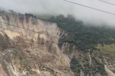 Nova katastrofa v Nepalu, po obilnem deževju se je porušila gora