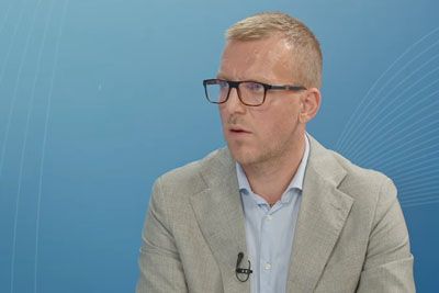 Boris Mijič ob vprašanju voditeljice ostal brez besed, nastop tarča posmeha