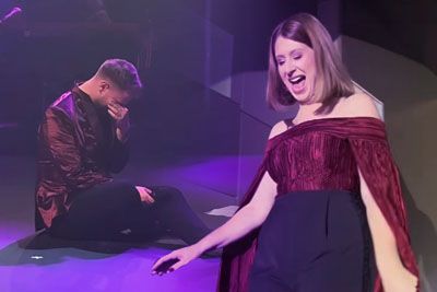 Eva Boto na koncertu presenetila Gregorja Ravnika, tekle so solze sreče