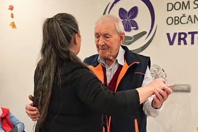 Rastislav iz Vrtojbe praznoval 101. rojstni dan, imel le eno željo – zaplesati tango