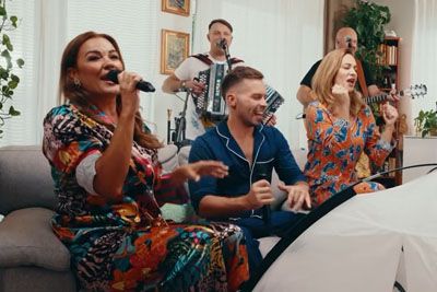 Stilovci preoblekli uspešnico Rebeke Dremelj, nastop navdušuje Slovenijo