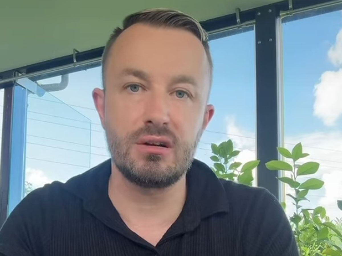 Vedeževalec Blaž ovaden za kaznivo dejanje goljufije, pri katerem je oškodovanka ostala brez 225 tisoč evrov