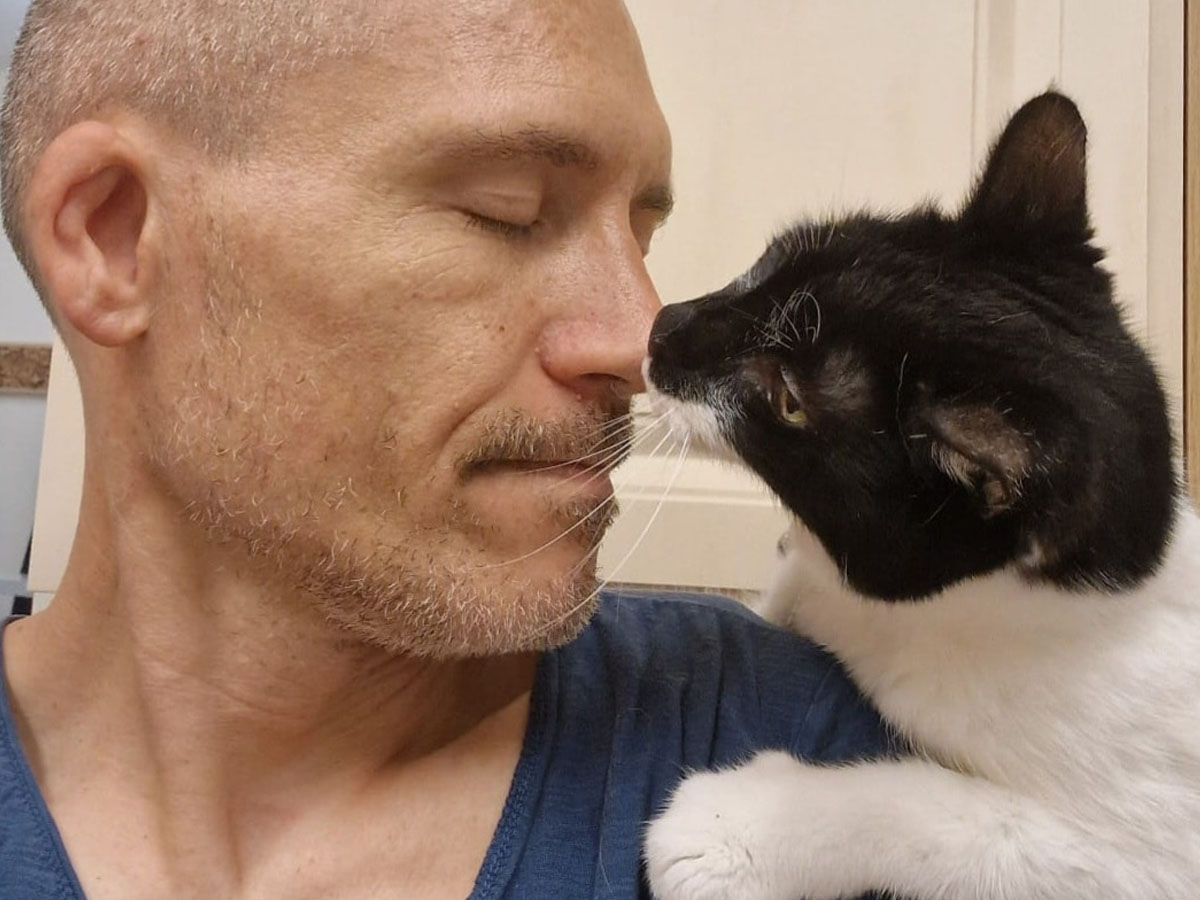 Poslovila se je muca Juta iz zavetišča Horjul, ki je s posnetki obkrožila svet