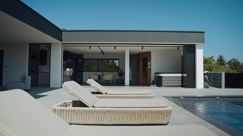 Tim Gajser pokazal svojo hišo z bazenom