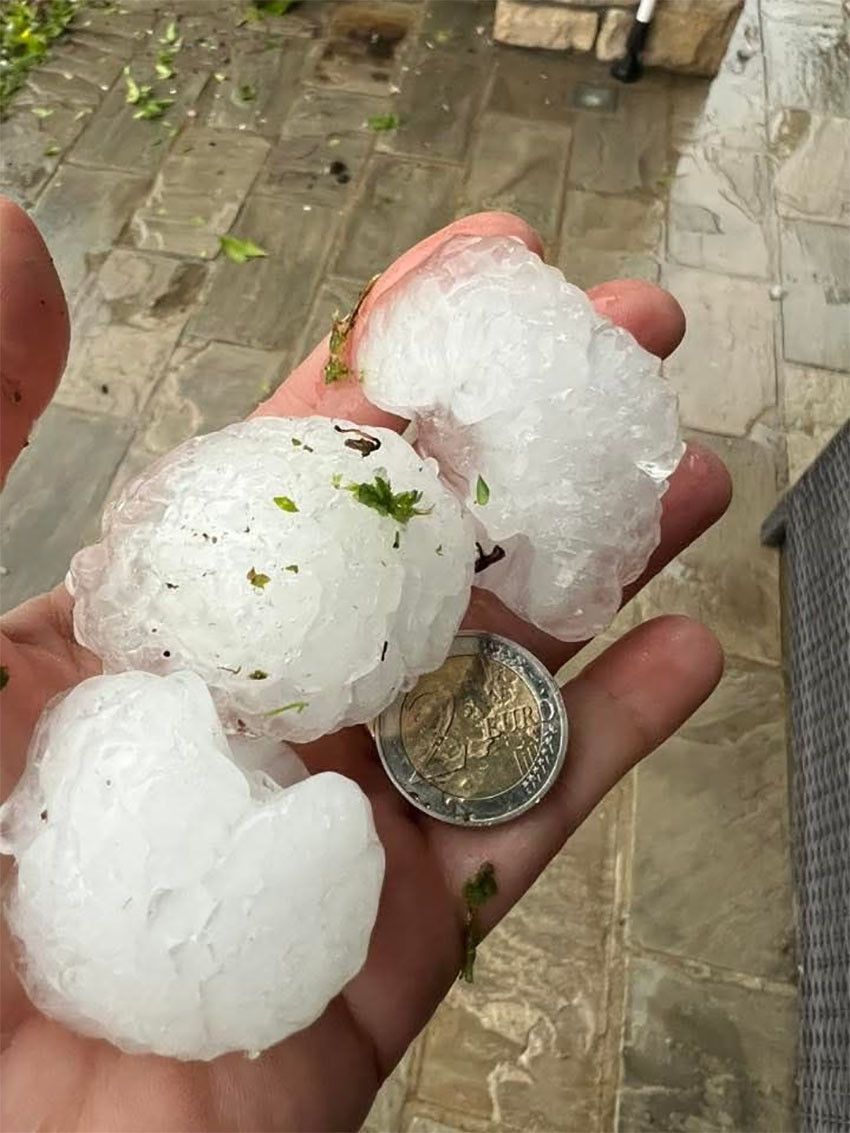 Toča s premerom 6 centimetrov v okolici kraja Brescia v Italiji