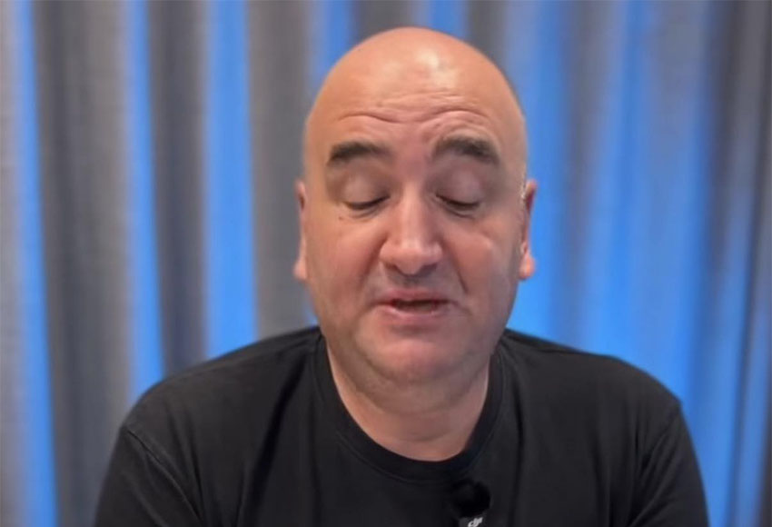 Zoran Stevanović objavil fotografijo Jureta Mastnaka, ki na Radio Ga Ga in v oddaji Kaj dogaja imitira njega