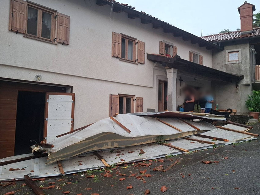 Tornado povzročil gmotno škodo na območju Kodretov