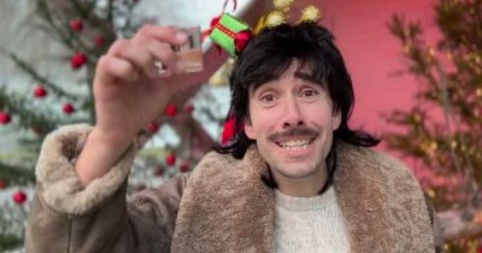 Gojko Ajkula Kot Hitmacher Predstavil Pesem December 2 Remember Klip Si