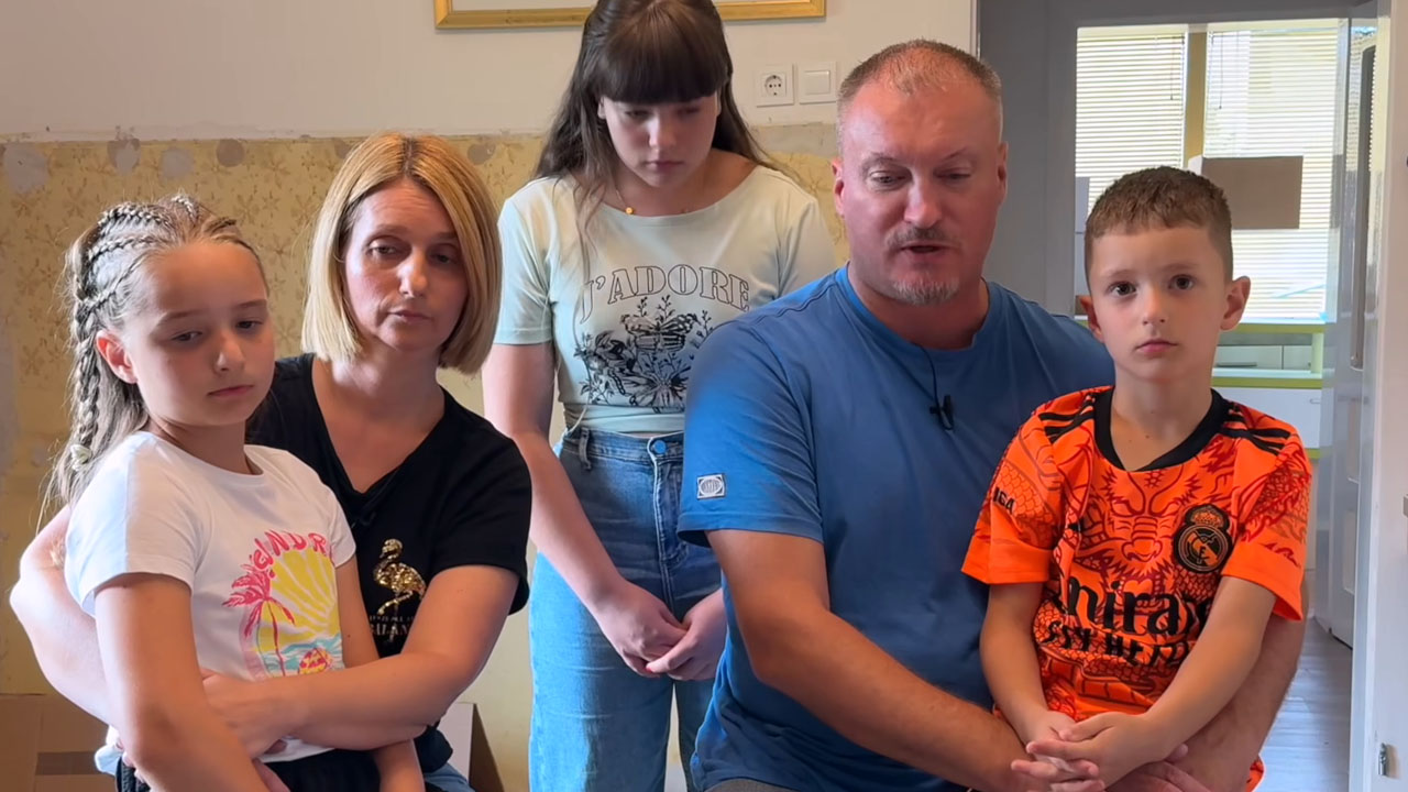 Družina Irmančnik po dve leti po poplavah še vedno brez doma, država jim je ponudila zgolj 17.000 evrov