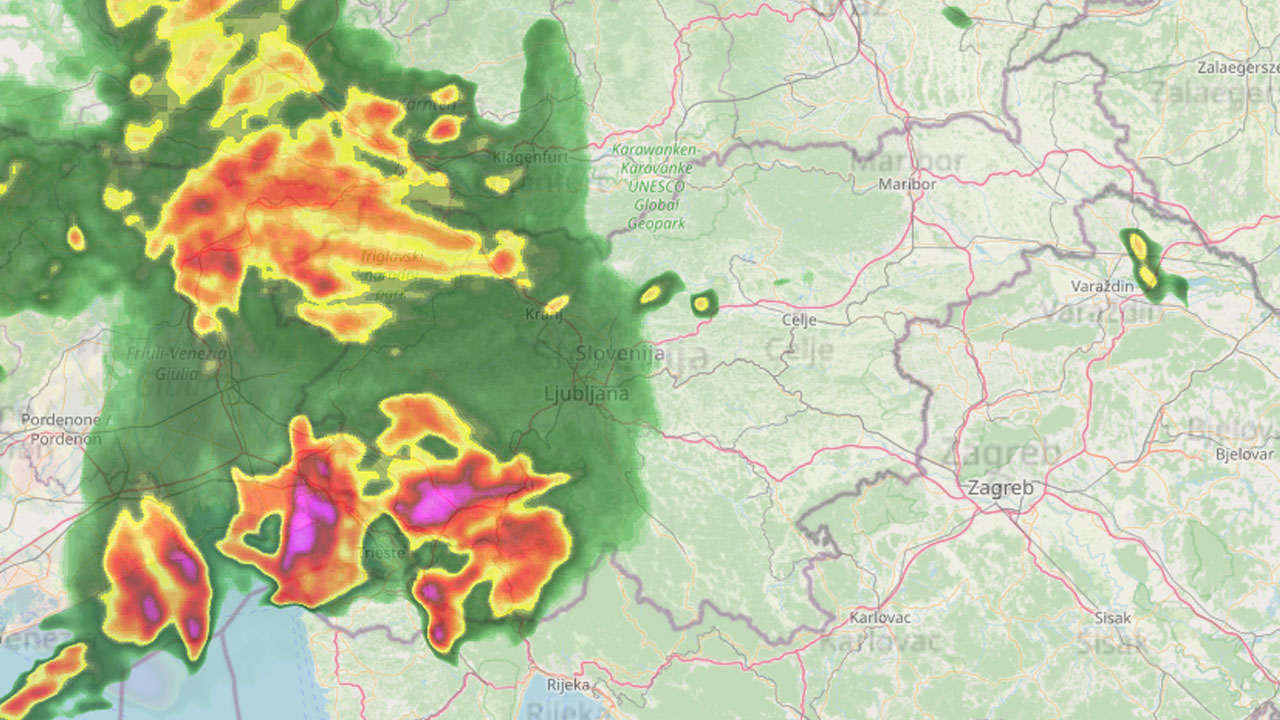 Neurja iz smeri Italije dosegla Slovenijo, prižgan oranžni alarm za celotno državo