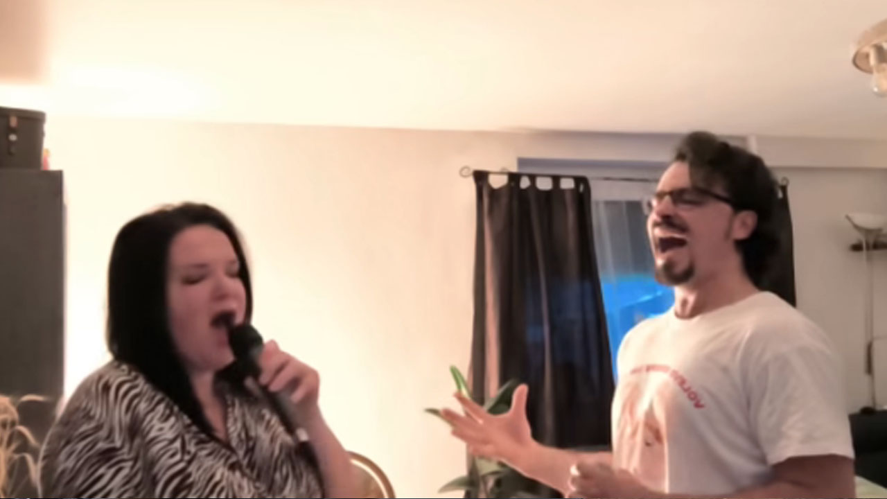 Alenka Gotar skupaj s partnerjem zapela pesem Vlada Kreslina