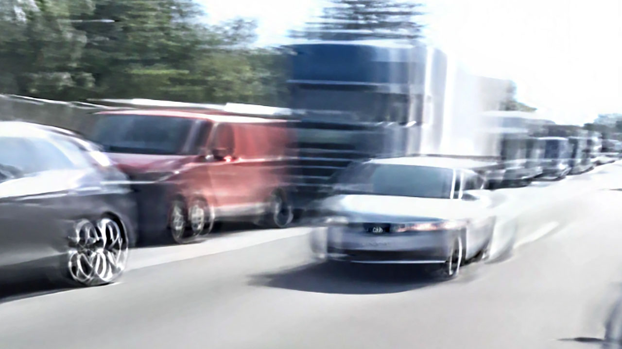 Slovenski vozniki na primorski avtocesti vozili po reševalnem pasu