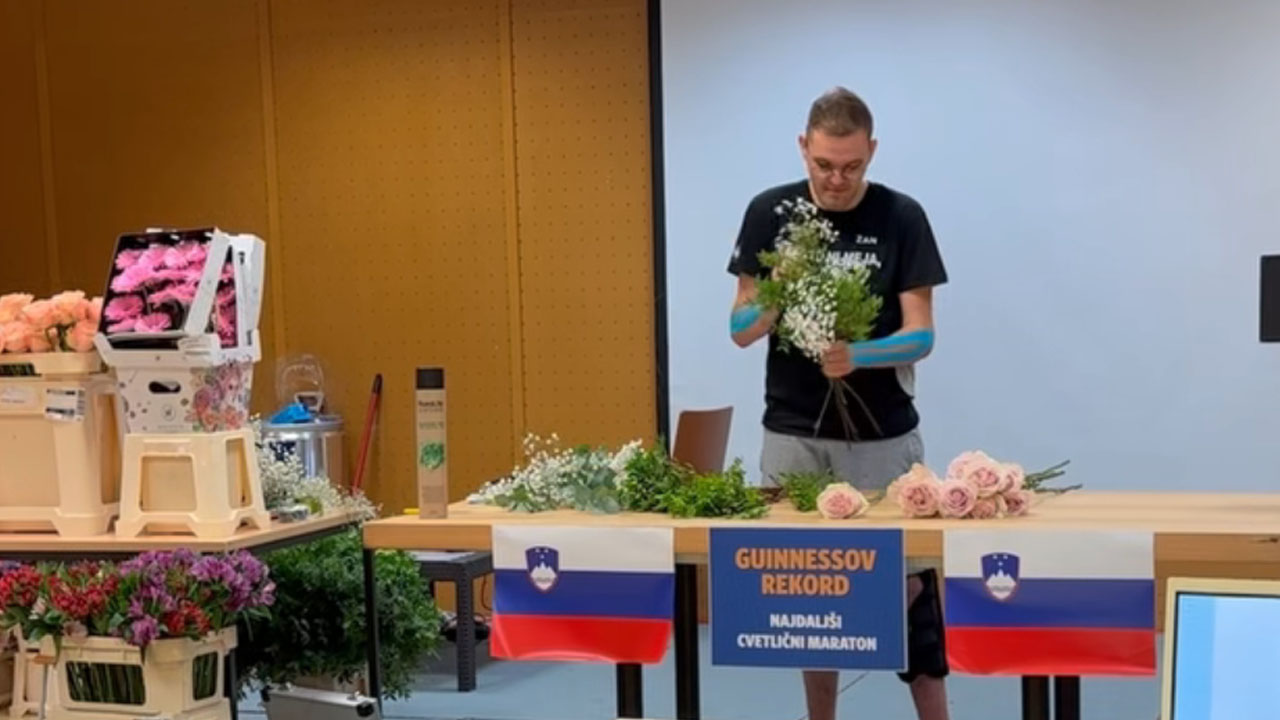Žan Žolger podira Guinnessov rekord v maratonskem izdelovanju cvetličnih šopkov
