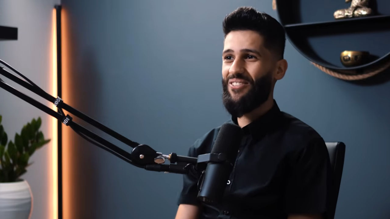 25-letnik iz Sirije se je naučil slovenskega jezika, zdaj je zaposlen v eni od Ljubljanskih brivnic