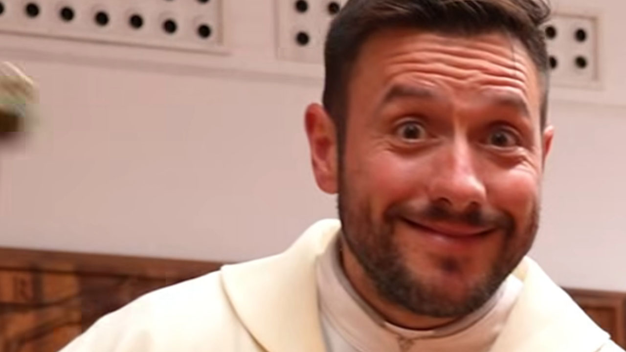 Martin Golob si je privoščil župnike, v cerkvi pokazal odziv ob veroučencih