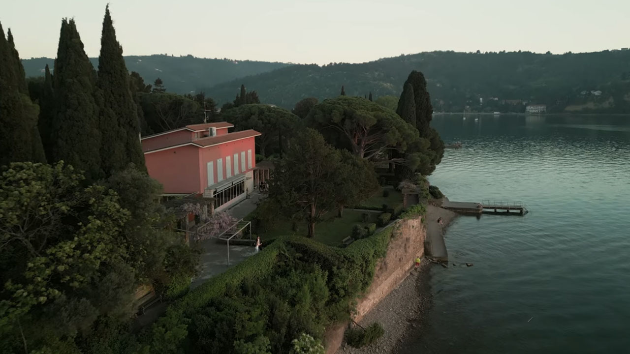 Čaroben posnetek Vile Tartini, kjer se bosta poročila Robert Golob in Tina Gaber