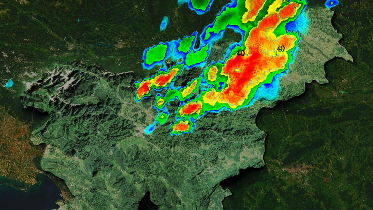 Možnost debelejše toče na severovzhodu Slovenije, nevihte nas bodo zajele zvečer