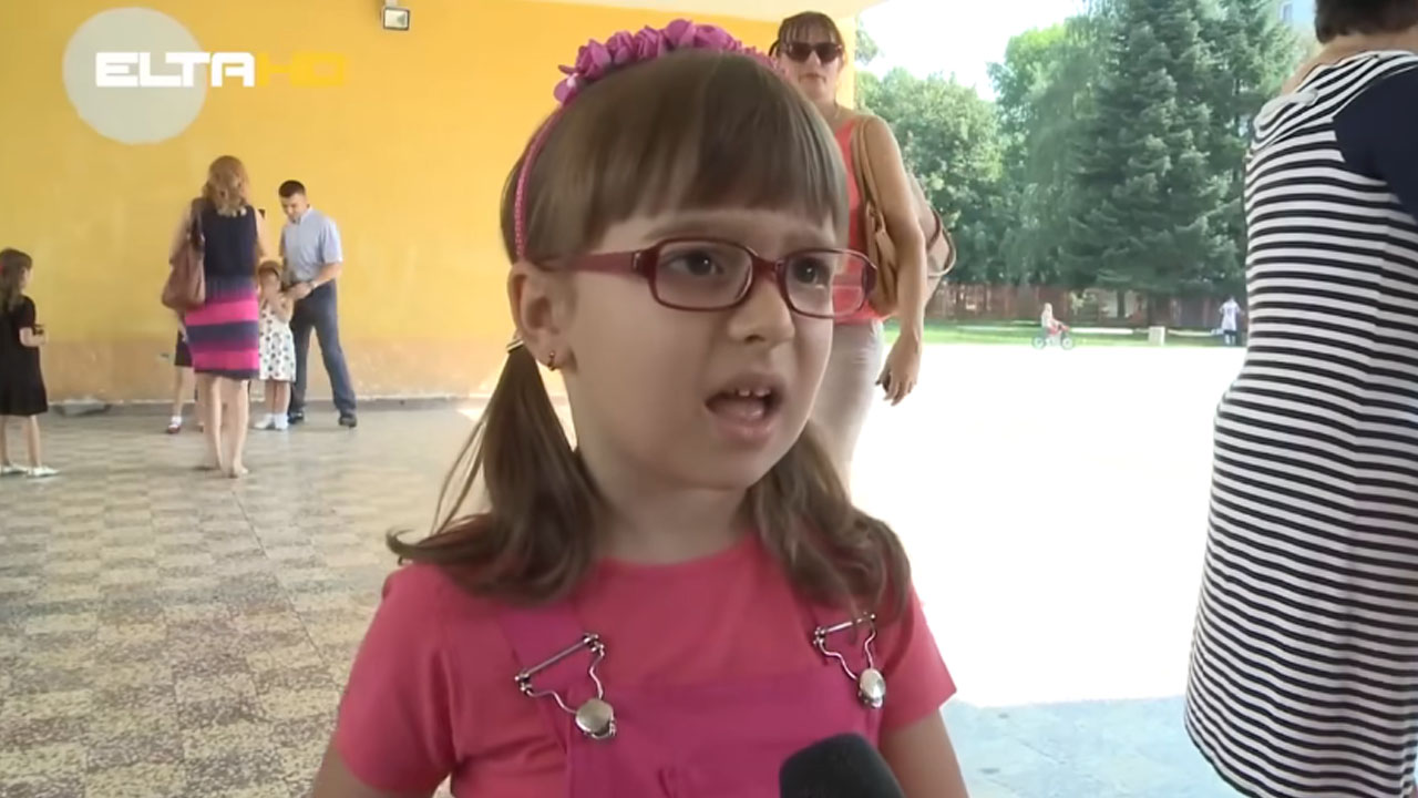 Mala deklica Leontina iz Bosne in Hercegovine je s pesmico nasmejala Balkan