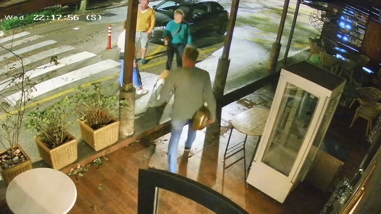 Moški je v sredo v Krku iz lokala ukradel umivalnik