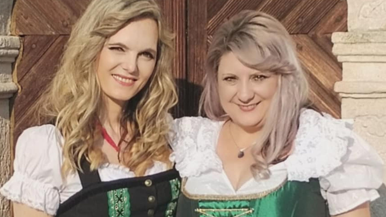 Amanda Lipuš in Ana Dušica sta skupaj zapeli pesem Polka iz Slovenije