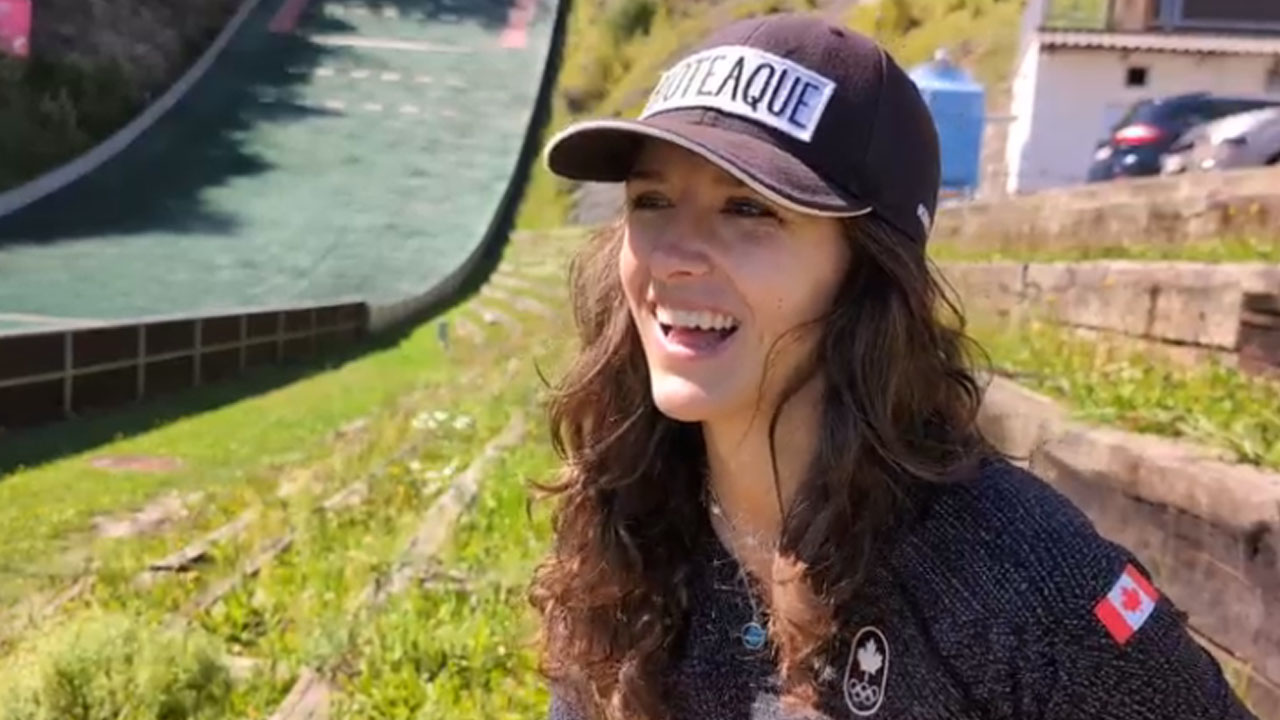 Kanadčanka Abigail Strate navdušila s znanjem slovenskega jezika