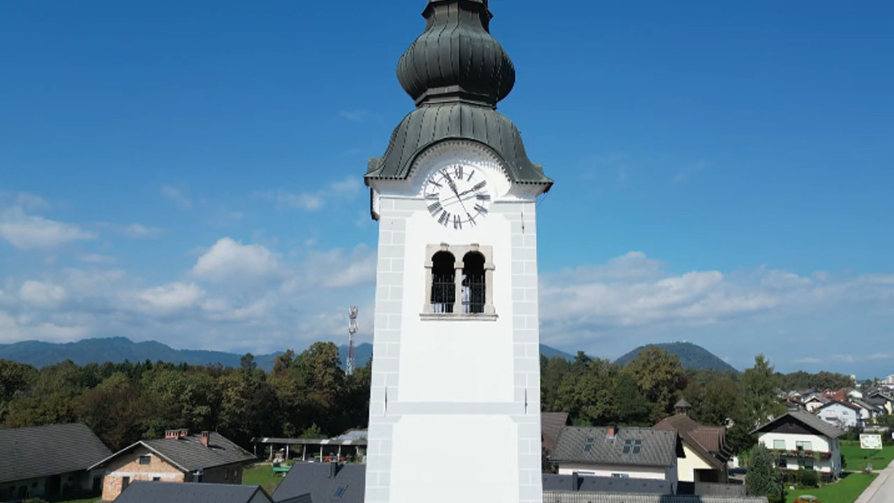 Prebivalce iz Hrastja moti bitje cerkvenega zvona