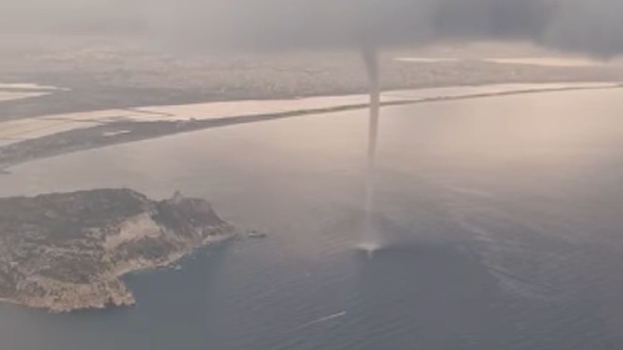 Slovenec med pristankom letala na Sardiniji posnel vodno trombo iz zraka