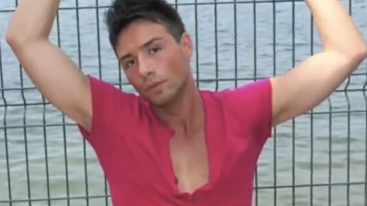 Sandi Kojić je v preteklosti pod imenom Alexio nastopal kot pevec, izdal je devet svojih pesmi