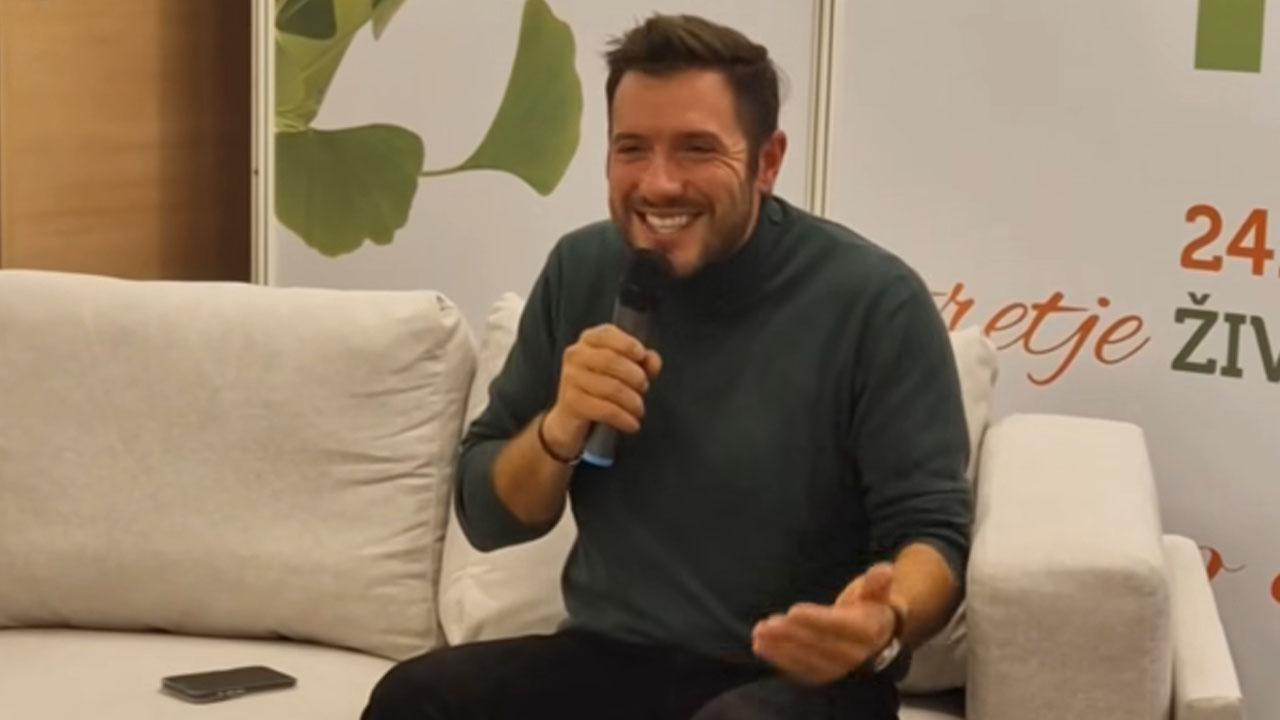 Martin Golob starejše nasmejal z govorom med festivalom za tretje življensko obdobje