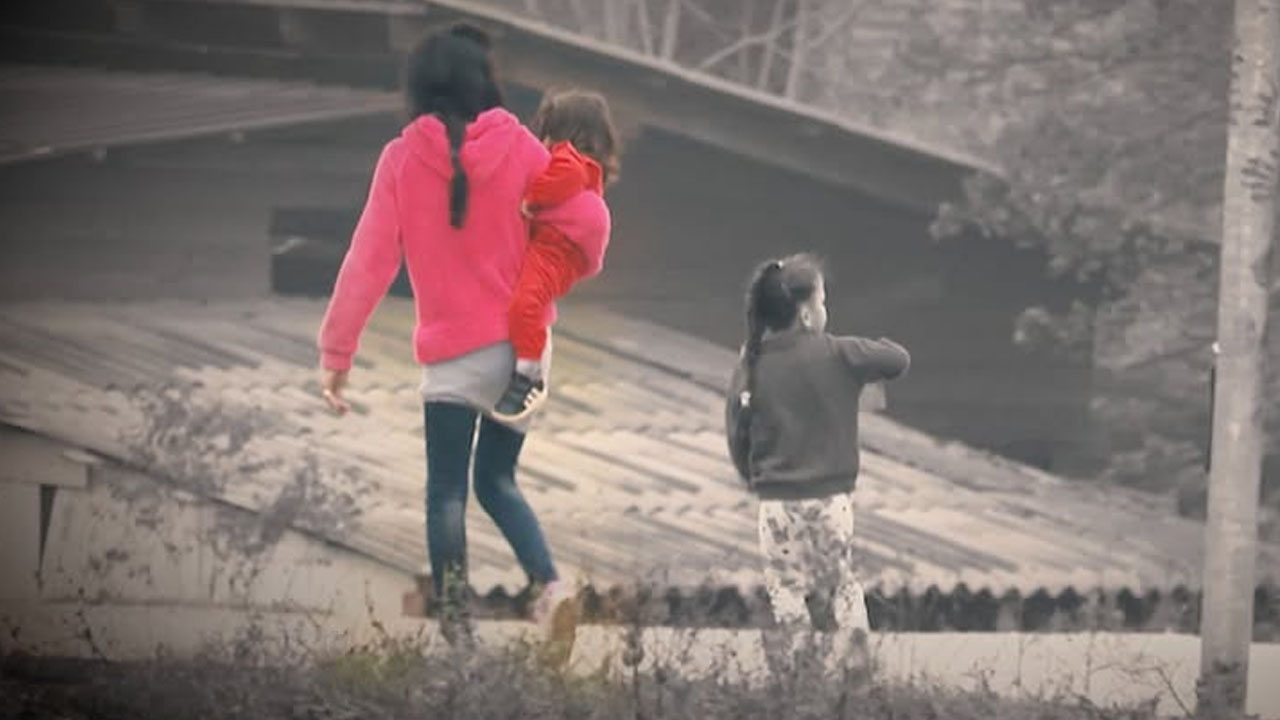 Mame iz romskega naselja spregovorile o spremembi zakona socialne pomoči