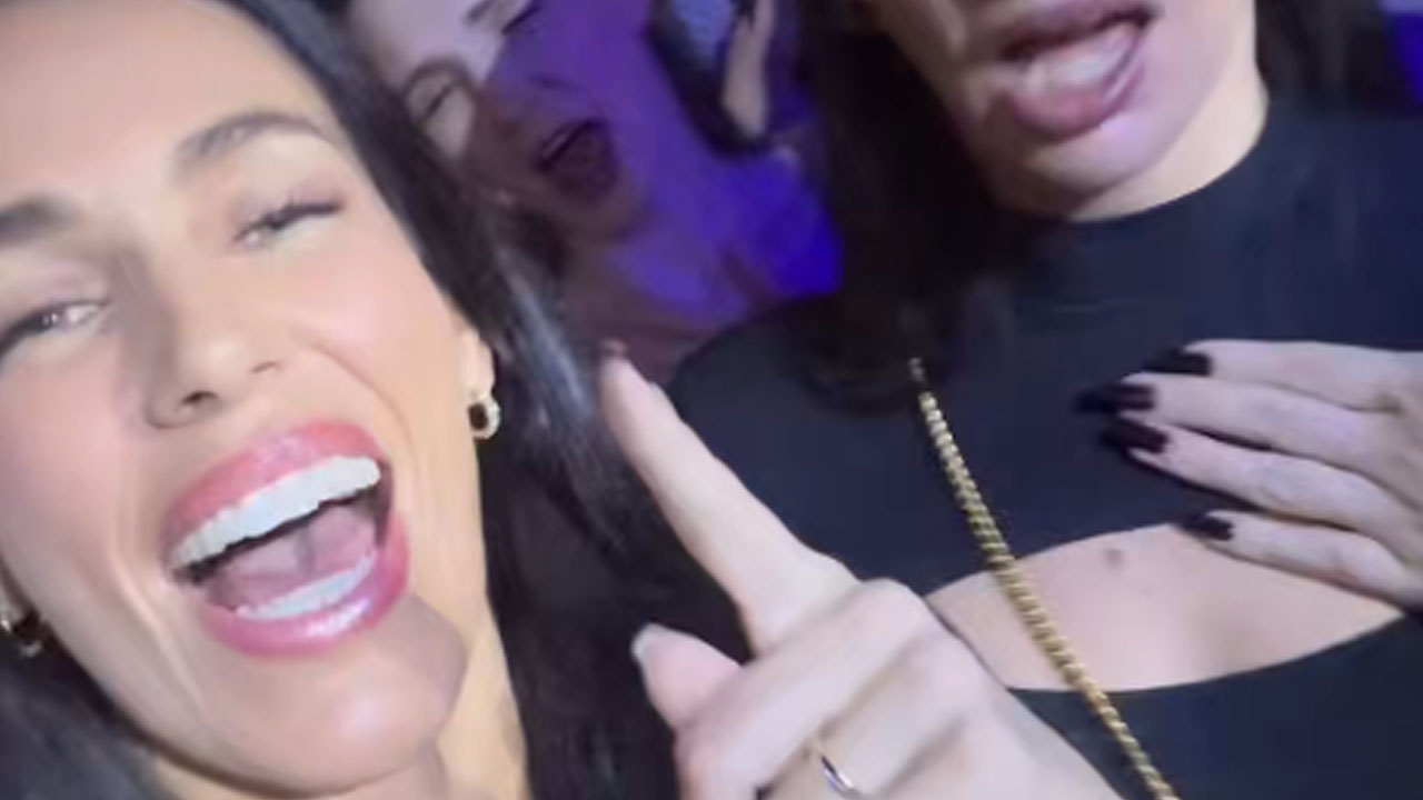 Tina Gaber je na koncertu Vilija Resnika pokazala svoj pevski talent