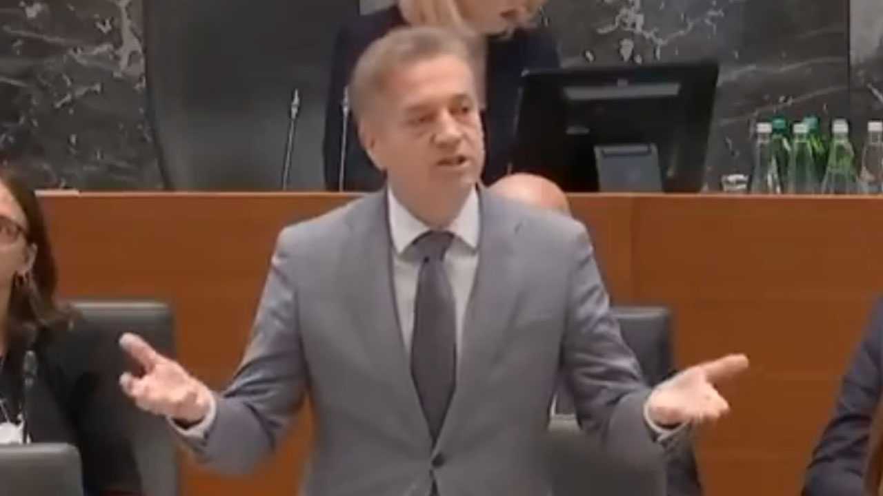 Robert Golob je javnost pretresel z besedami, da imajo otroci smolo, da so njihovi starši še živi in nepokretni