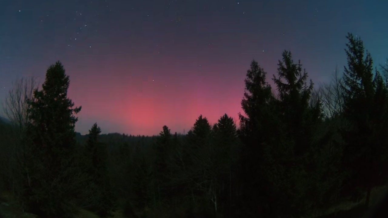 Severni sij nad Slovenijo, pojav posneli nad Črnim vrhom