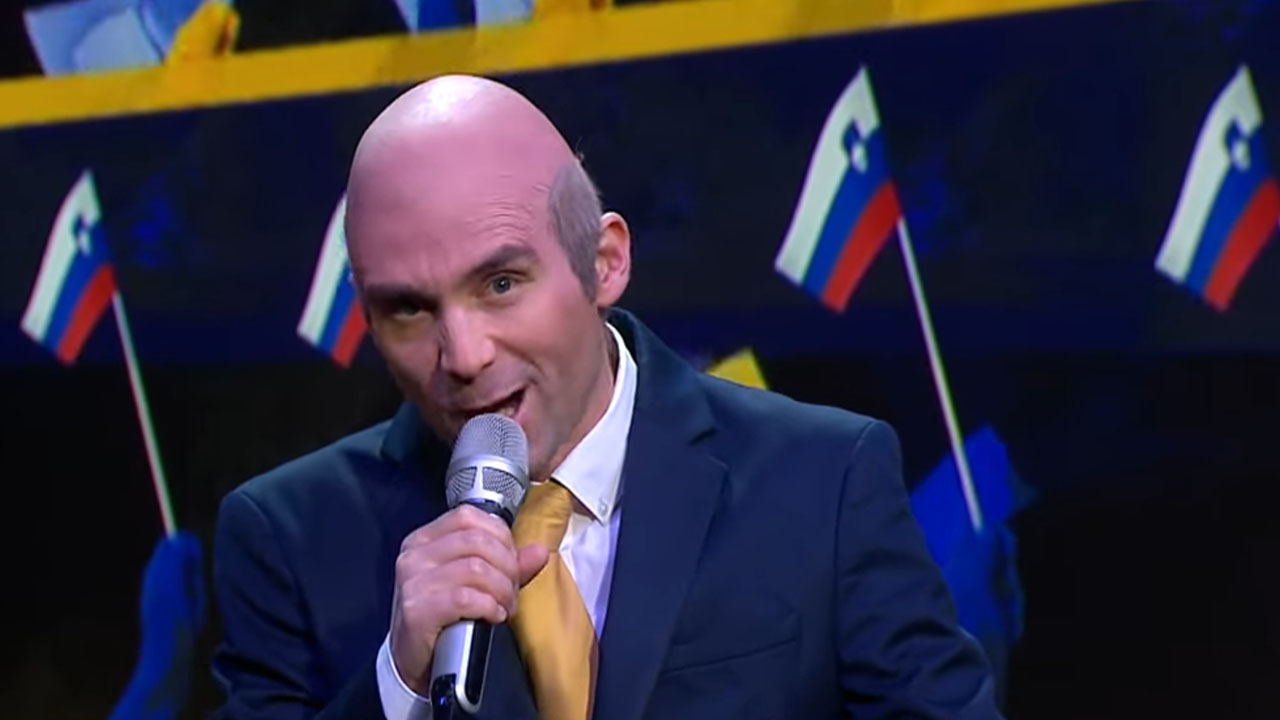 Tilen Artač je zapel kot Janez Janša, privoščil si je Anžeta Logarja