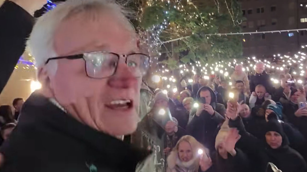 Slavku Roškarju so se včeraj uresničile največje želje ob prižigu njegovih prazničnih lučk