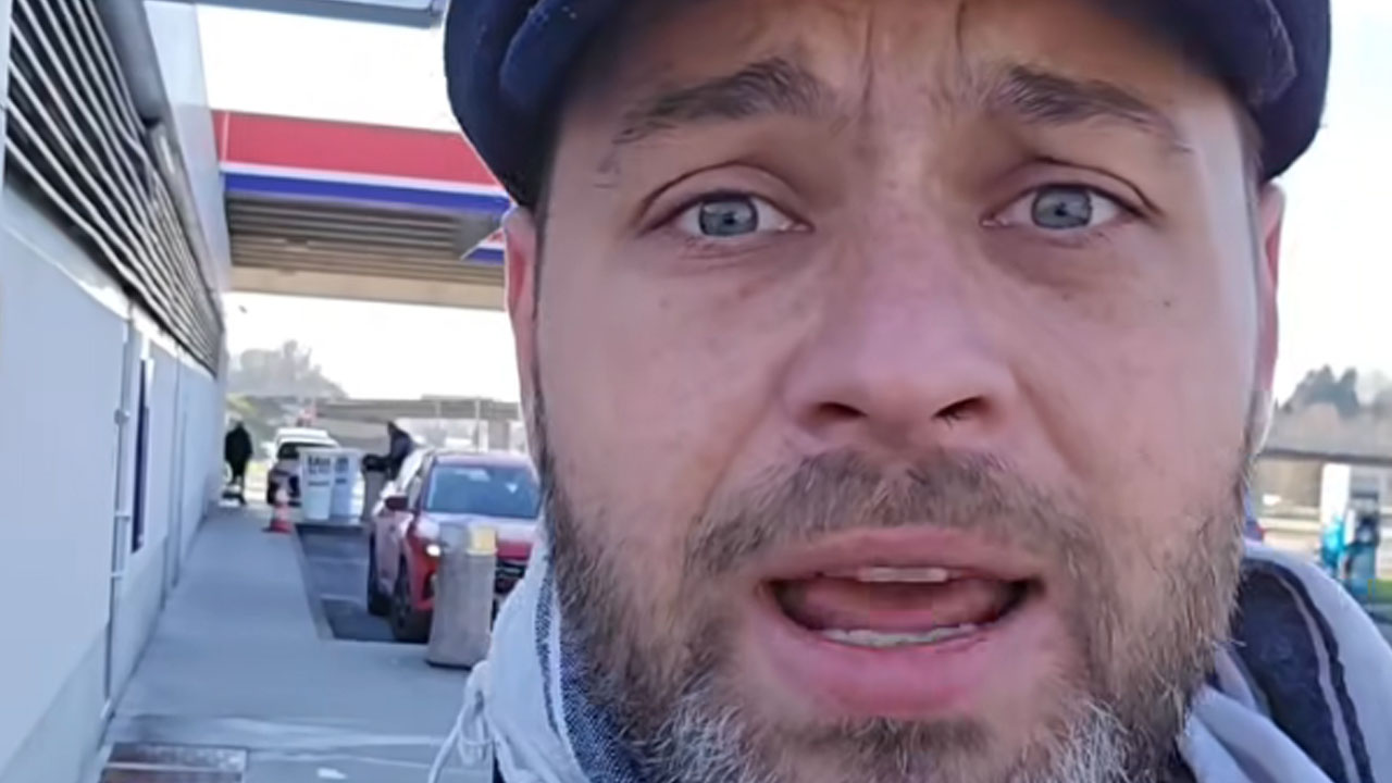 Miha Kordiš kritičen do plačljivih WC-jev na Petrolu