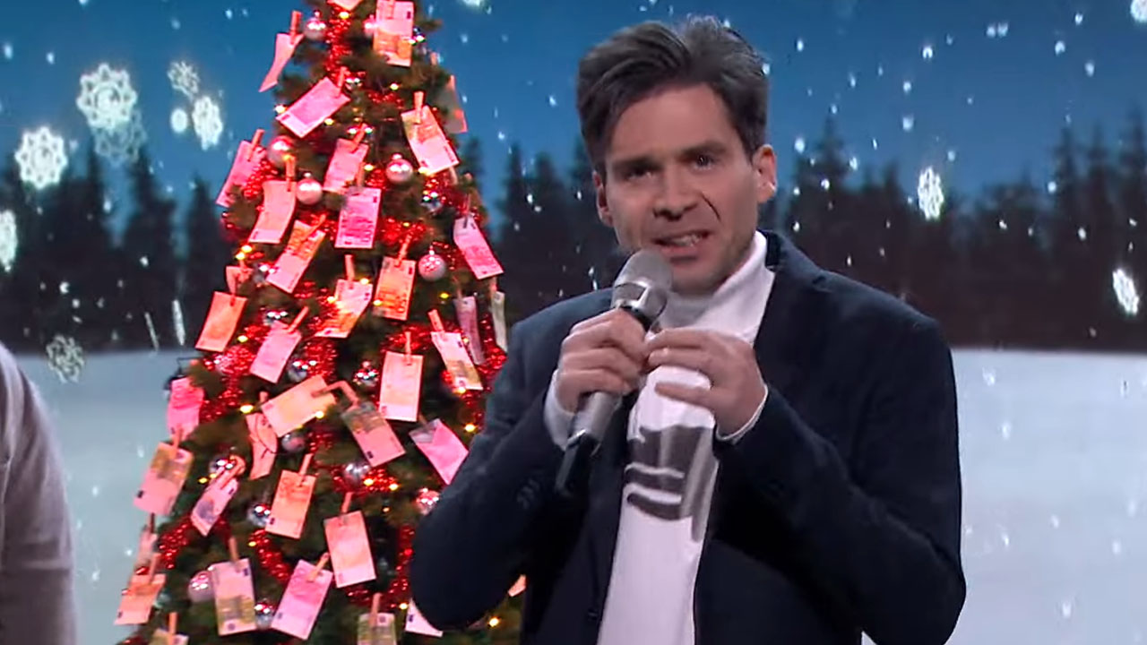 Tilen Artač kot Luka Mesec prepeval o letošnji božičnici