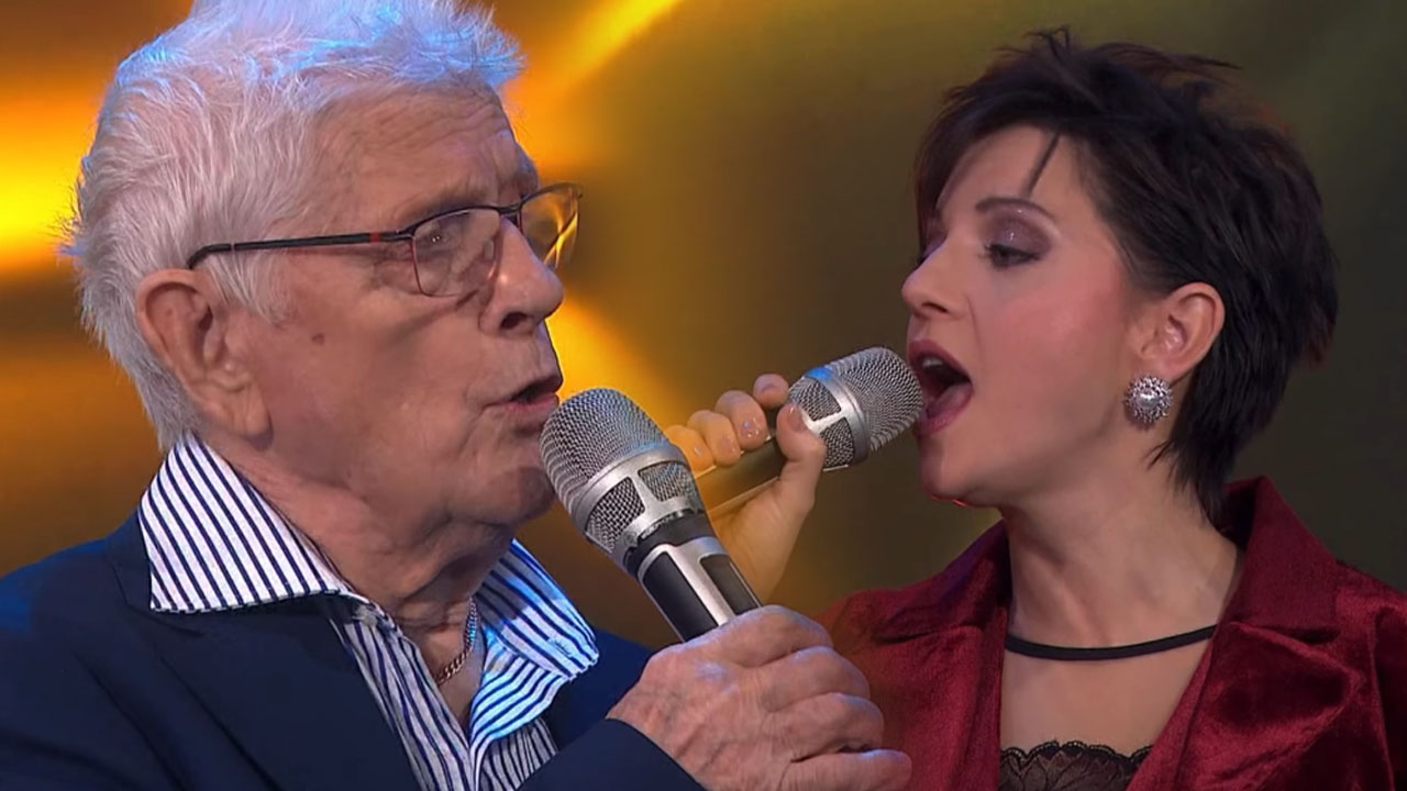 Tanja Žagar v oddaji Nedeljsko popoldne zapela z 85-letnim očetom Renatom Resnikom