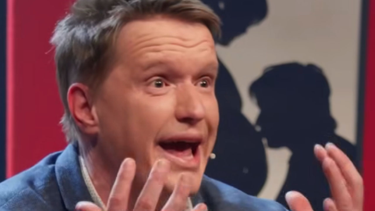 Slovenski komik Uroš Kuzman nasmejal z zgodbo o babicah, ki dovolijo vse