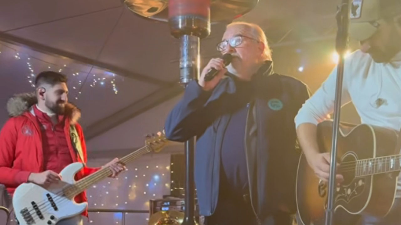 Čukom se je na odru pridružil njihov nekdanji član Vinko Cankar