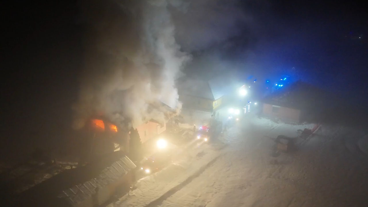 Posnetek nočnega požara v Dražencih pri Ptuju