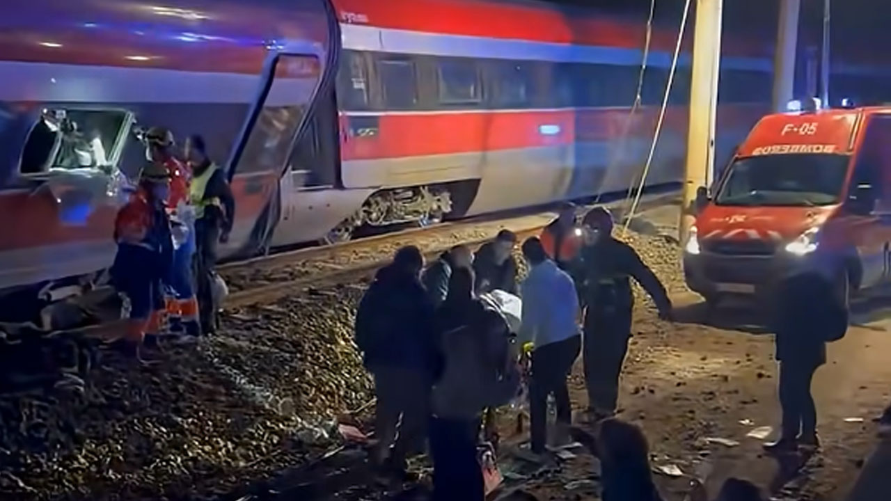 V Španiji trčila dva potniška vlaka, najmanj 39 potnikov izgubilo življenje