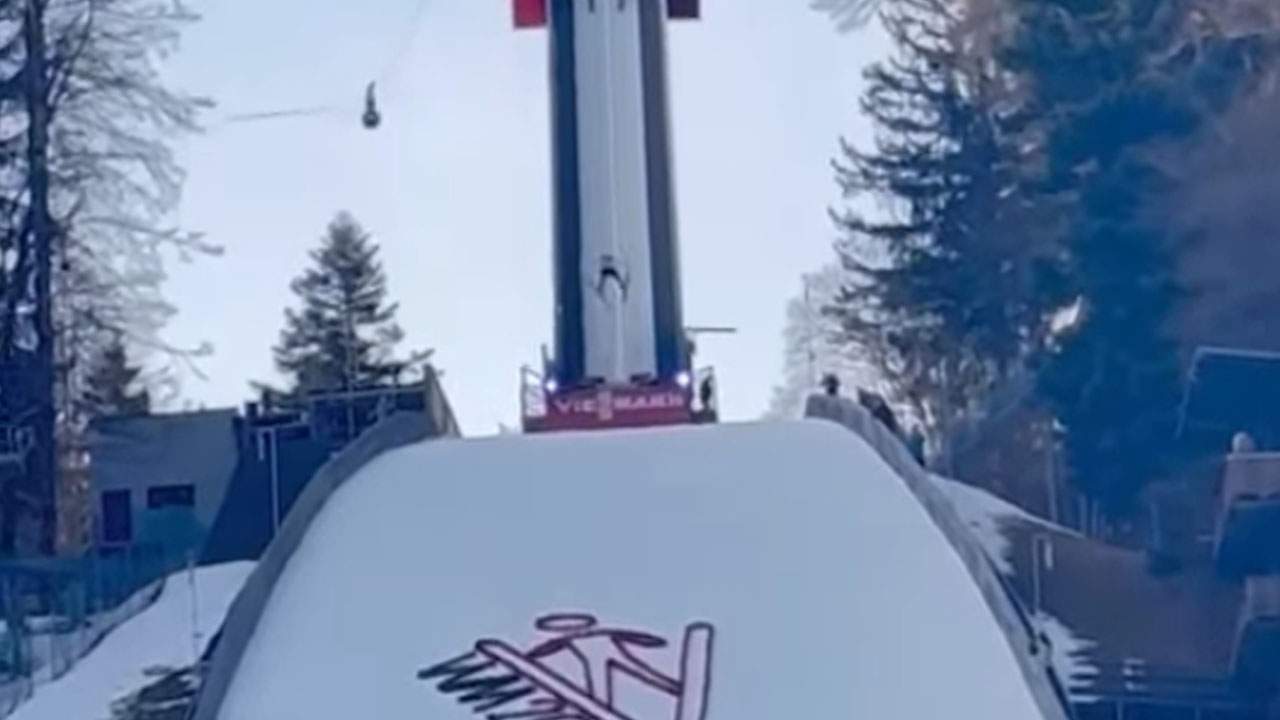 Domen Prevc na treningu za več kot 10 metrov preskočil konkurenco