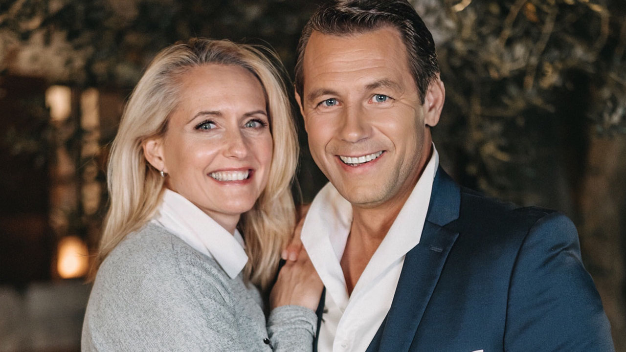 Marko Vozelj s pesmijo Noro lepa si pripravil ganljiv poklon ženi Tini