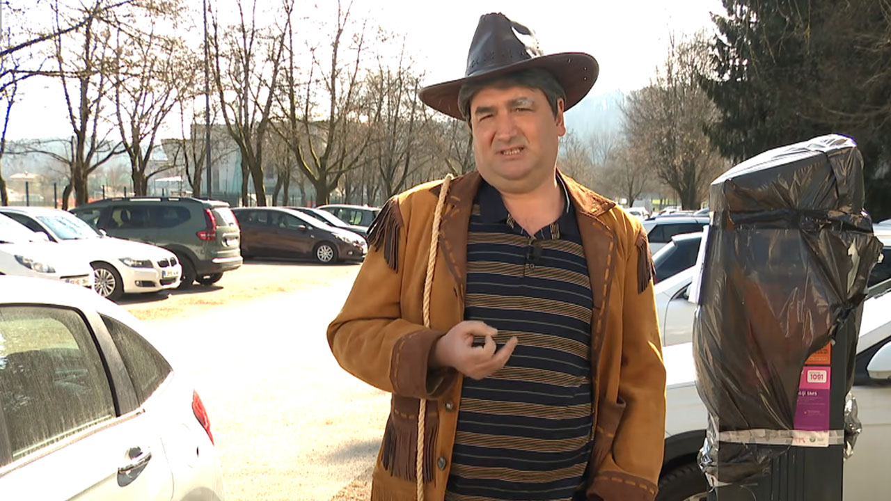 Parodija na Zorana Jankovića v oddaji Kaj dogaja, kjer župana v vlogi šerifa igra Jure Mastnak