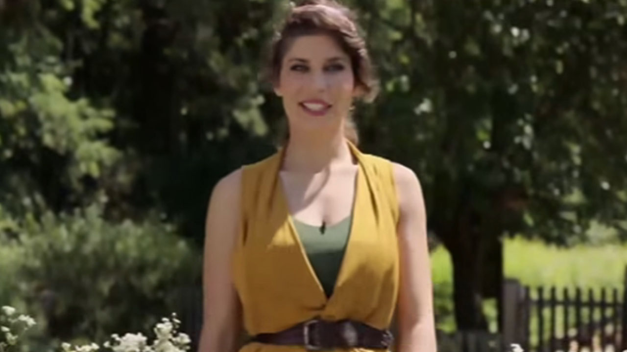 Natalija Bratkovič voditeljica šova Kmetija skozi leta na POP TV