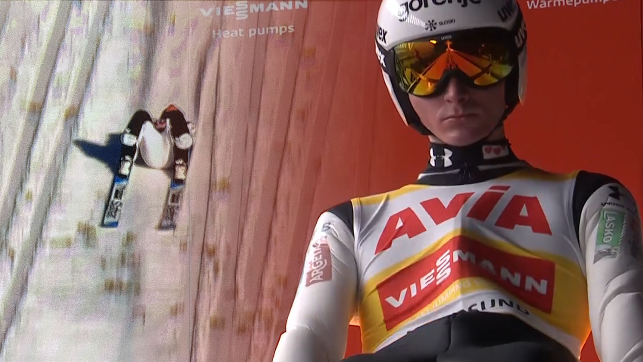 Domen Prevc na treningu v Vikersundu poletel 245 metrov