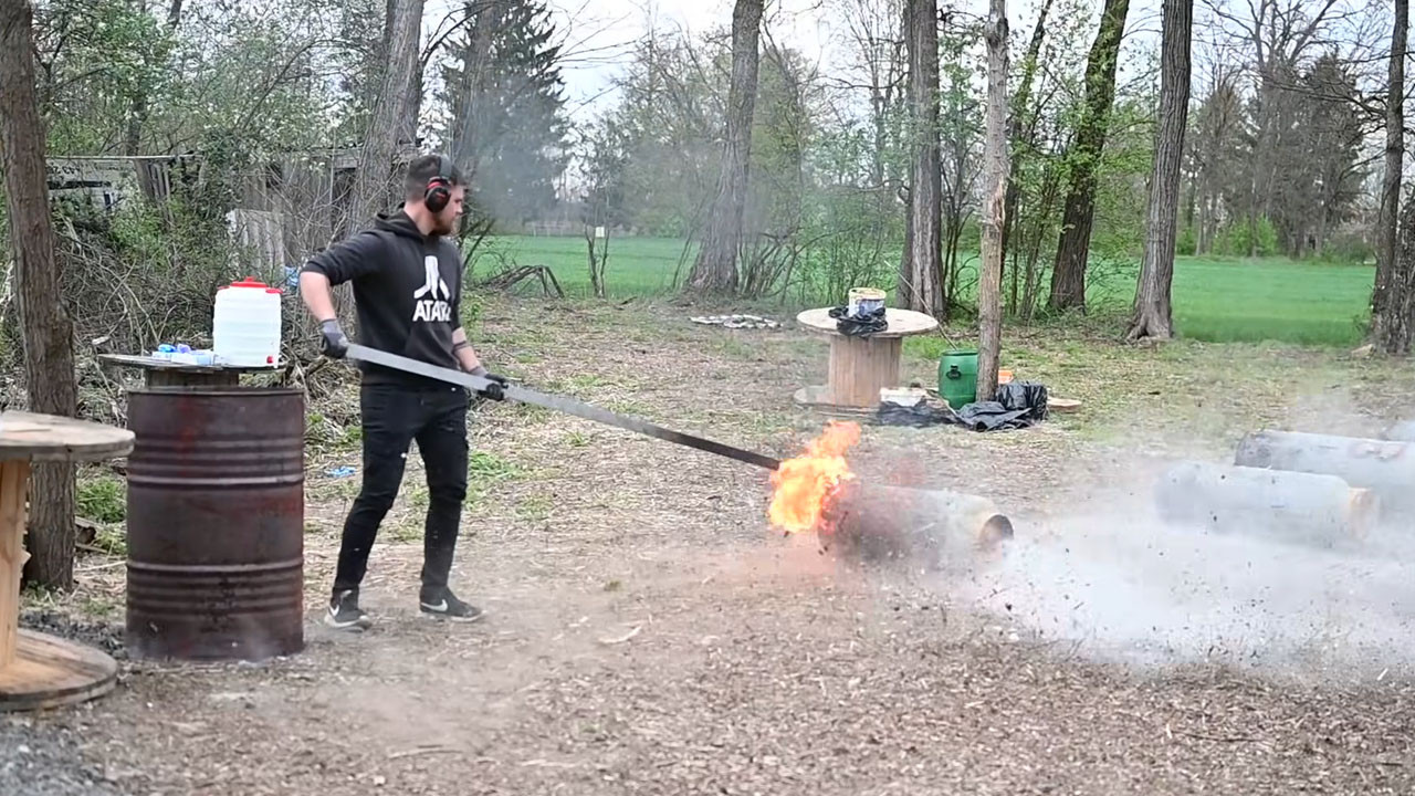 Velikonočno pokanje z možnarji in karbidom v Šalincih pri Ljutomeru, tradicionalni običaj iz Pomurja