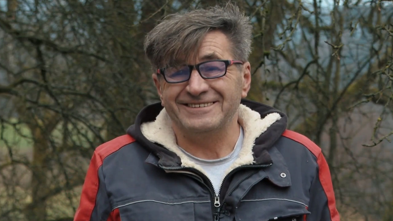 Mojster Ičo iz oddaje Delovna akcija komaj skril solze ob prenovi hiše družine Majdič